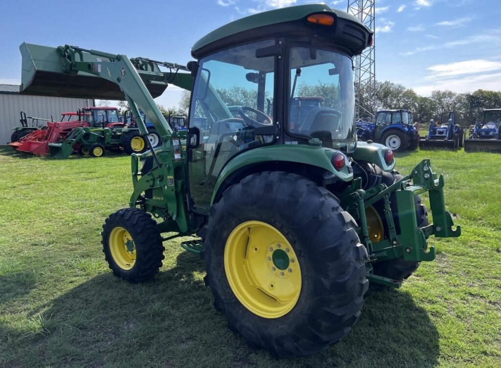 2017 John Deere 4044R Tractor 4WD