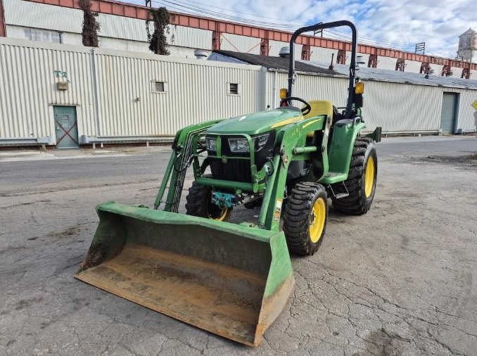 2020 John Deere 3032E Tractor 4x4