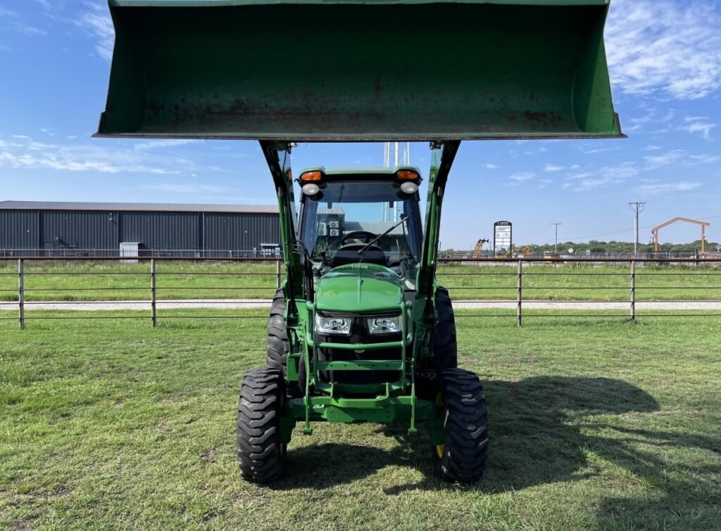 2017 John Deere 4044R Tractor 4WD